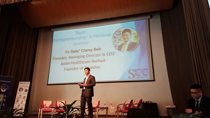 Dato Chevy Beh giving talk at Student Entrepreneurial Experience Conference at UCSI 