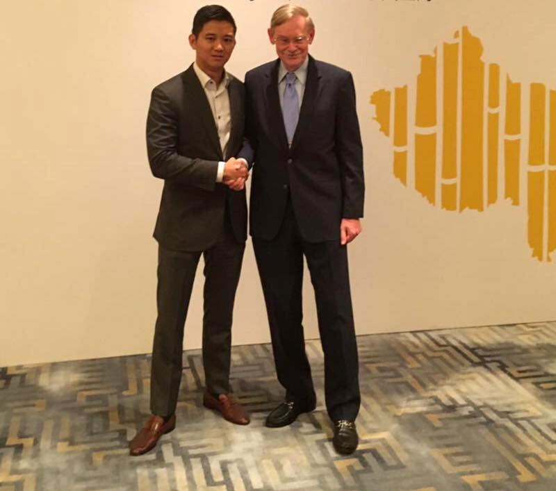 Founder of BookDoc had a good discussion with Robert Zoellick the 11th President of World Bank, former Secretary of State and the Chief in Charged of Trans Pacific Partnership Agreement (TPPA). 