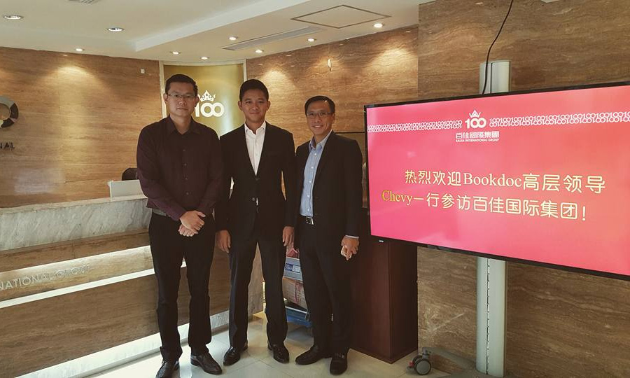 Founder of BookDoc with the senior management team of Baijia in Shanghai